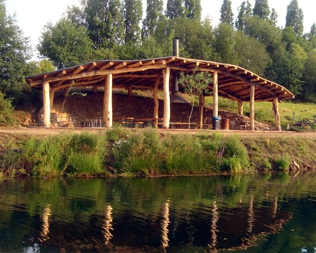 Wasserski Langenfeld überdachter Grillplatz direkt am See