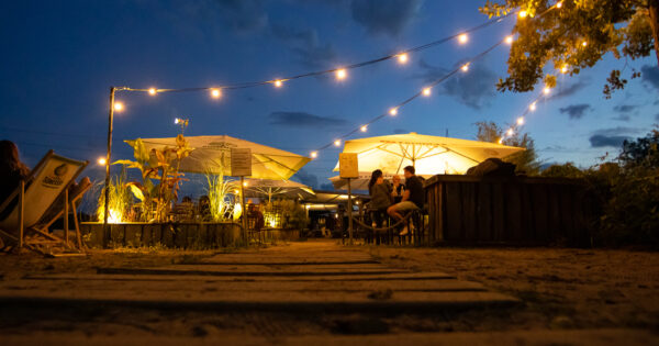 Beachbar Wasserski Langenfeld Abend Lichterkette